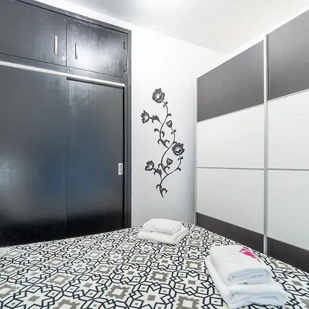 Basic Comfort Manhattan 0115 * Empuriabrava